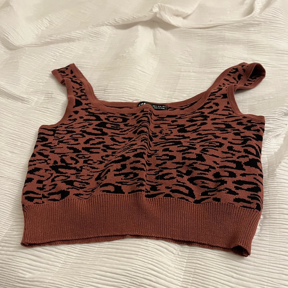 size small knit cheetah top